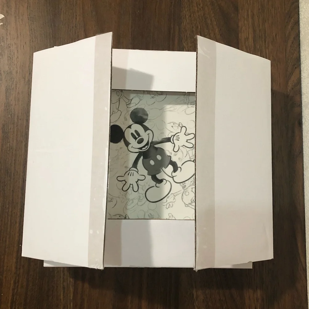 Pottery Barn Disney Mickey Mouse Stoneware Salad Plates Set of 4